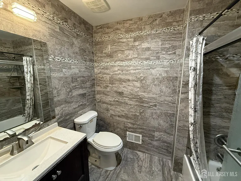 61 Brighton Way — Photo 11