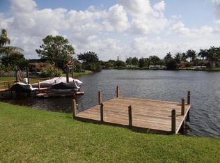 229 Ponce De Leon St, Royal Palm Beach, FL 33411