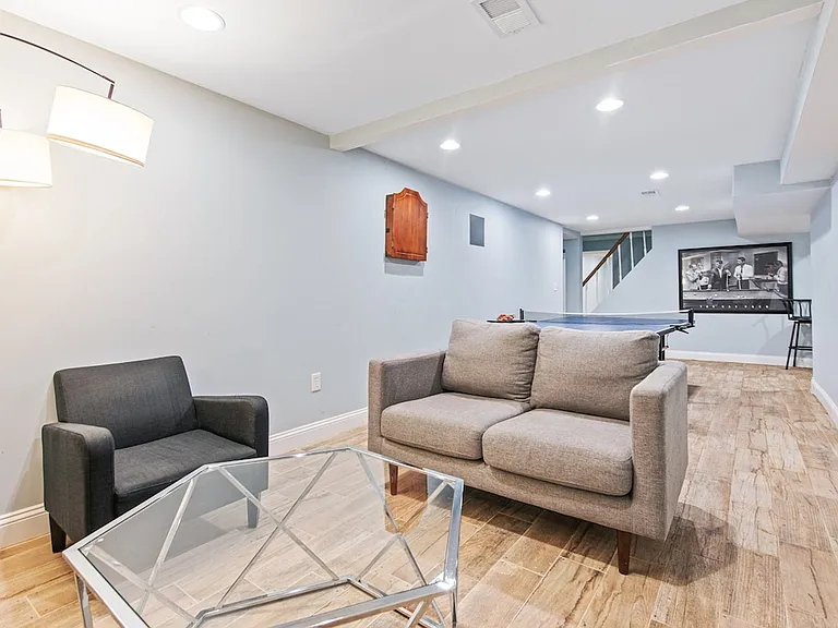 Building's Lounge