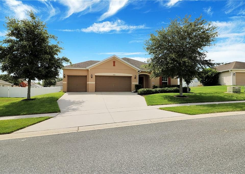 1st image of 3036 Santa Maria Ave