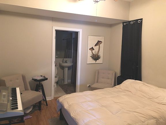 3rd image of 1347 N Greenview Ave APT 2R