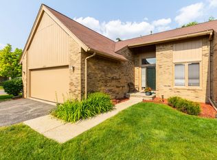 6162 Westbrooke Dr, West Bloomfield, MI 48322