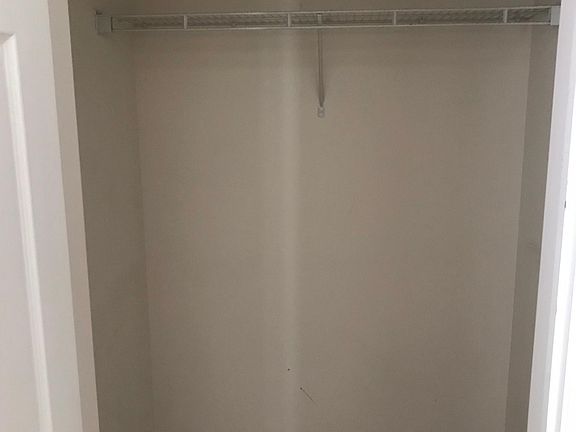 5th image of 821 Oak Arbor Ct APT 1
