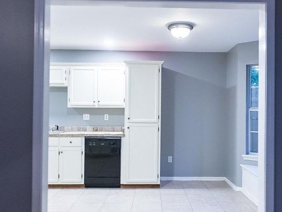 3rd image of 12364 Windward Dr