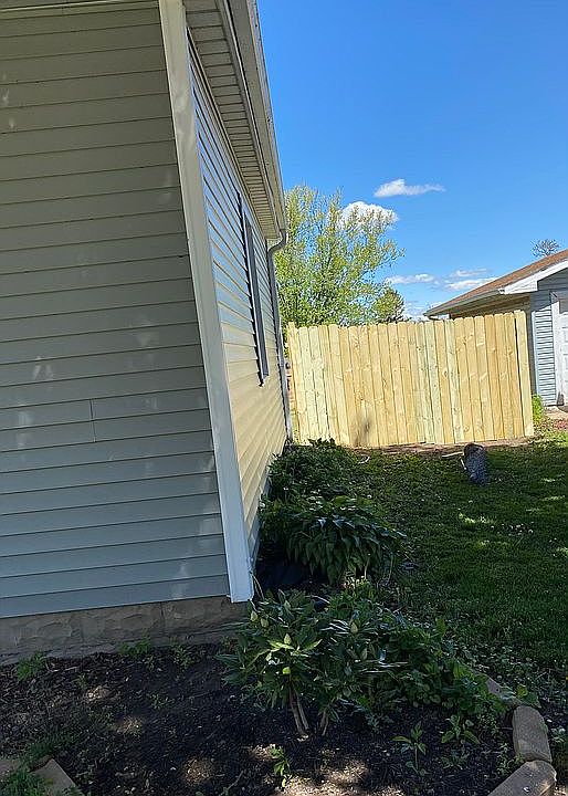 2nd image of 1208 W Delavan Dr