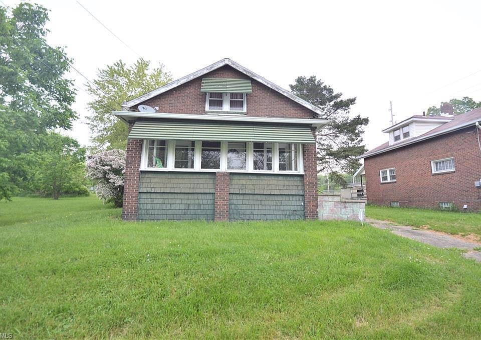 1st image of 407 Drake Ave