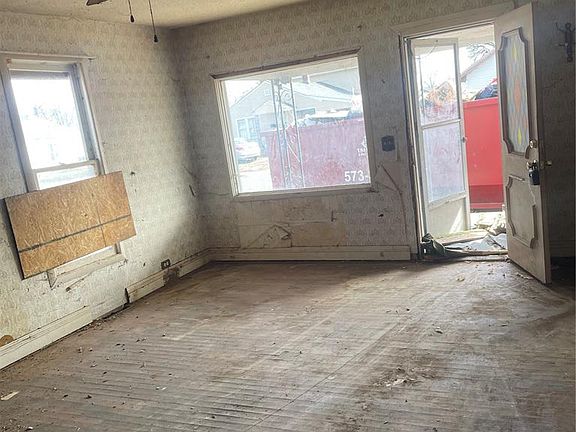 2nd image of 720 Matthews Ave