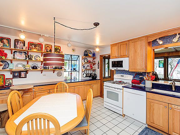 5th image of 514 N Chatham Ave