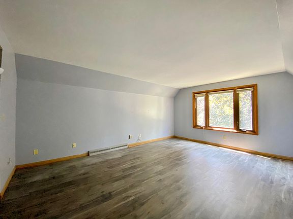 3rd image of 3862 S Whitnall Ave