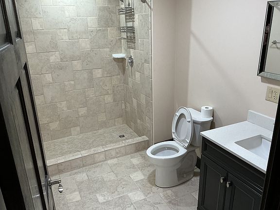 4th image of 10 E Main St #203
