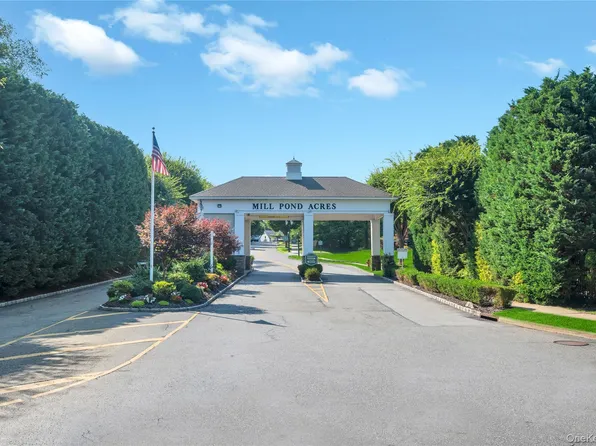 87 Pond View Drive, Port Washington, NY 11050