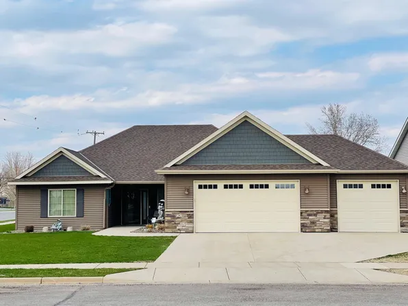 1263 Willow Pond Dr, Waite Park, MN 56387