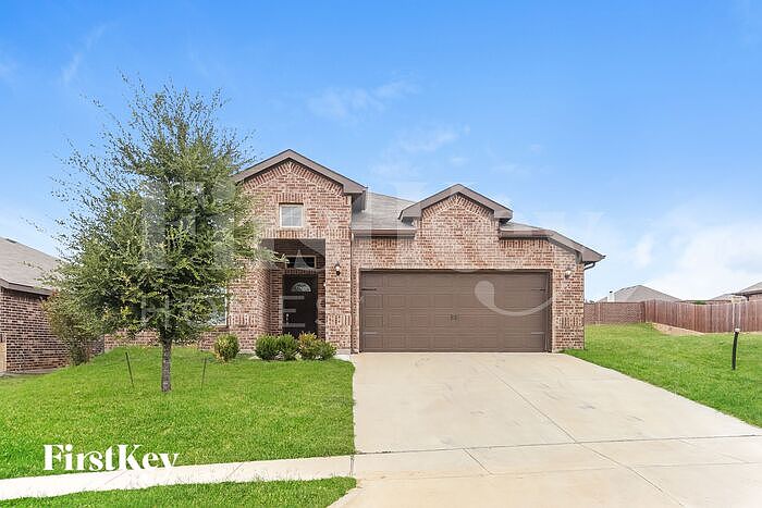 1st image of 924 Deer Valley Dr