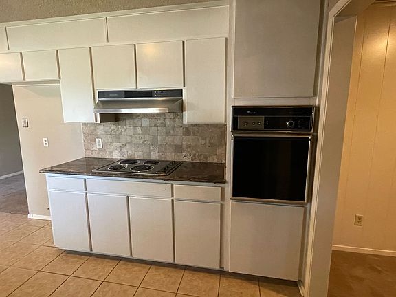 4th image of 6829 Lancelot Ct