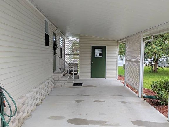 3rd image of 28 Lake Pointe Dr