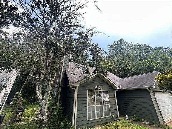 5th image of 1812 Killarney Dr SW