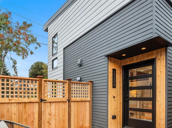 2324 N 61st Street, Seattle, WA 98103