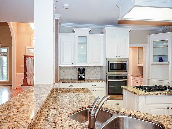 5th image of 227 Indian Wells Dr
