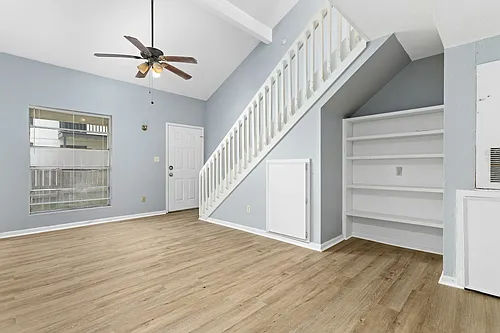 1176 Oregon Ave #2 Photo 1