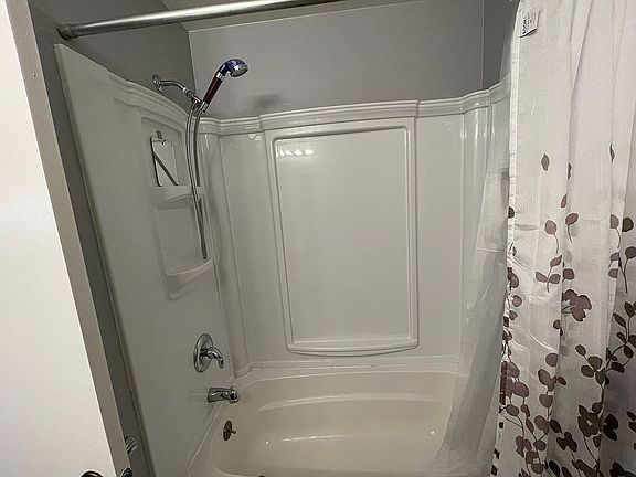 4th image of 1688 Brentwood Dr #467