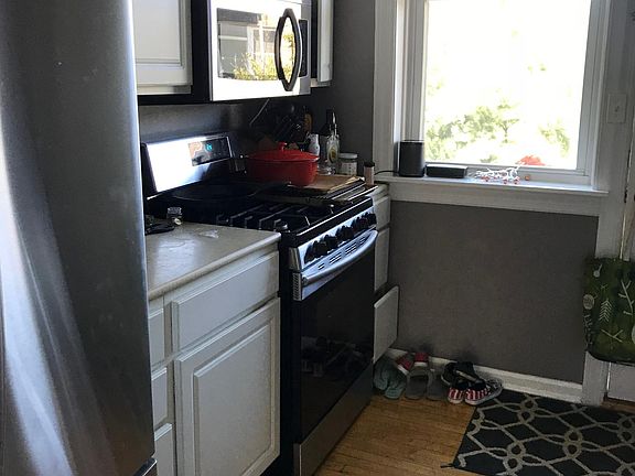 2nd image of 1516 W Ardmore Ave #3