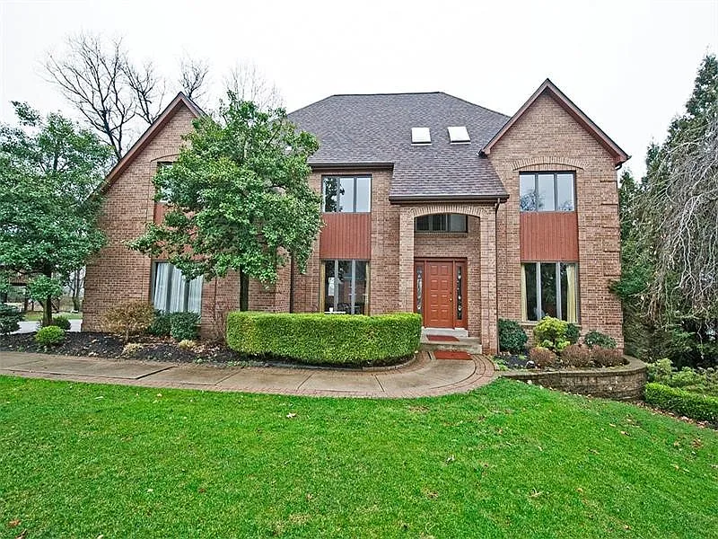 2512 Lindenwood Dr photo 1