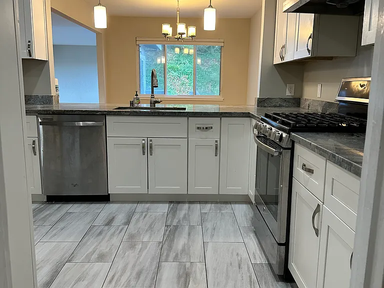 1144 Valencia Way — Photo 5