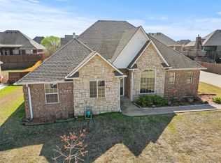 823 Cypress Dr, Ada, OK 74820