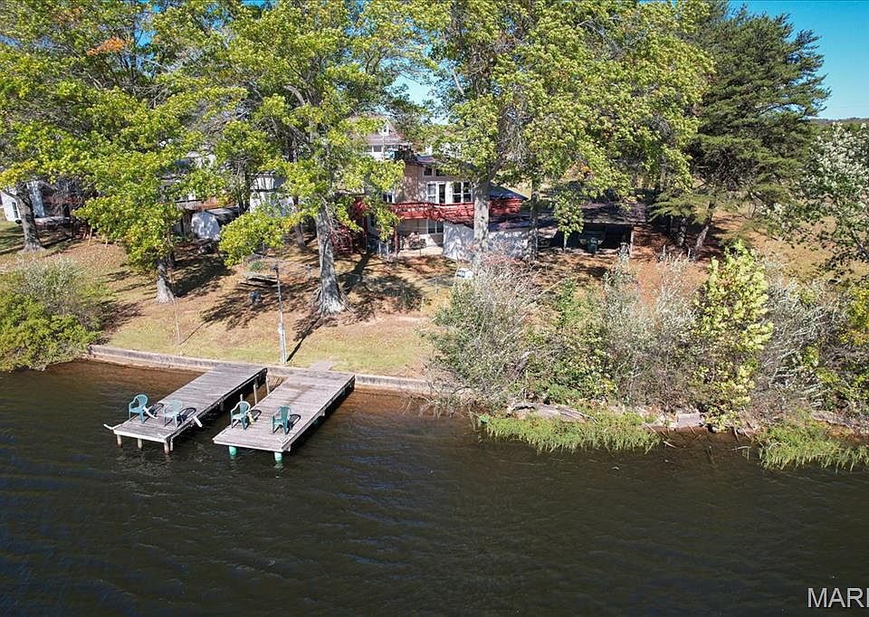 1st image of 150 N Lake Dr