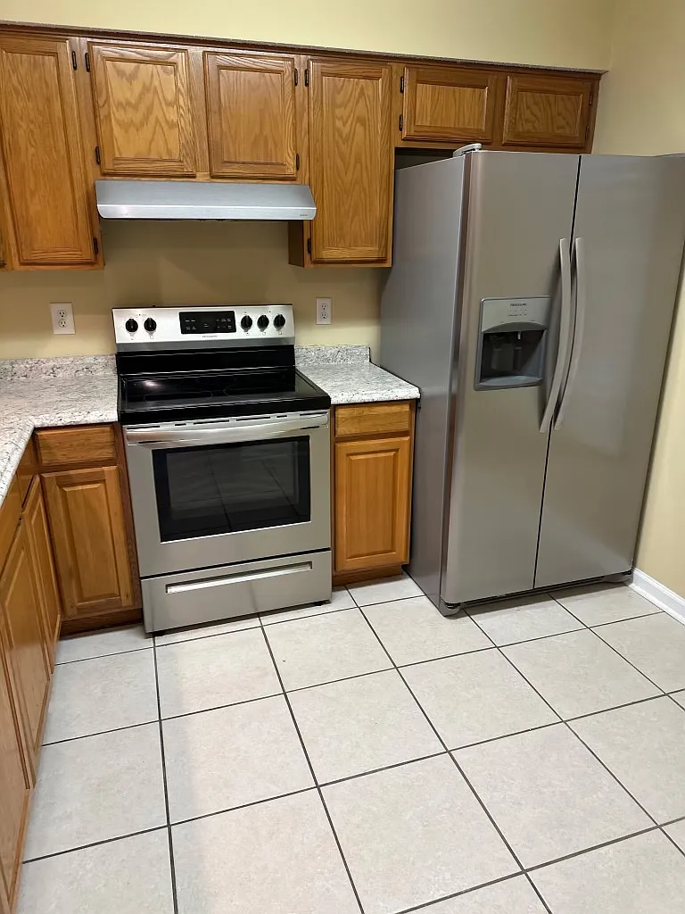 2 bed, 2.5 bath, 1100 sqft, $2,100 — Photo 3