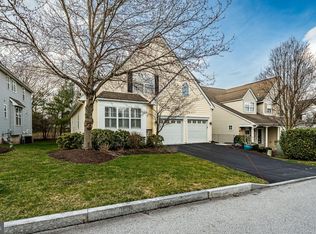 110 Potters Pond Dr, Phoenixville, PA 19460