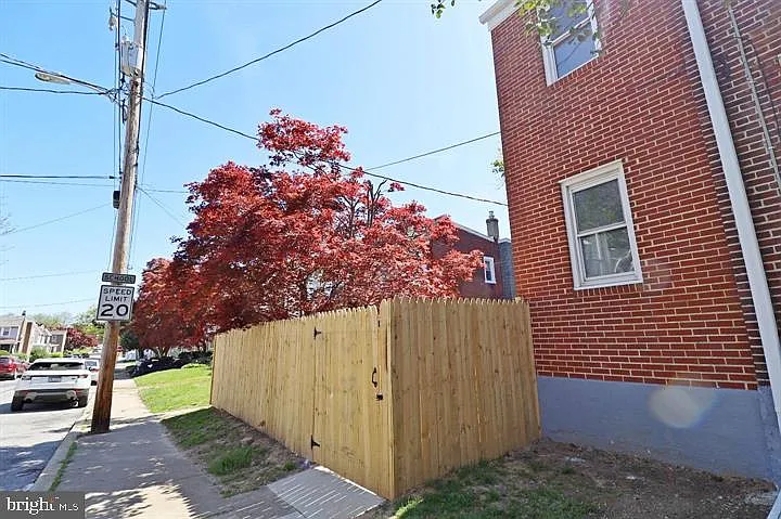 523 W 26th St — Photo 21