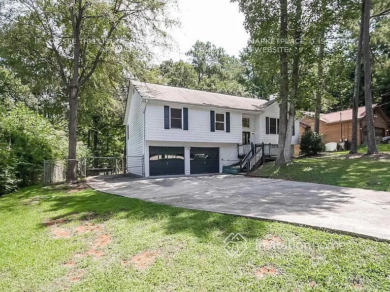 4402 Marci St — Photo 3