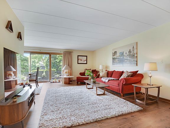 2nd image of 15265 Catalina Dr #1S