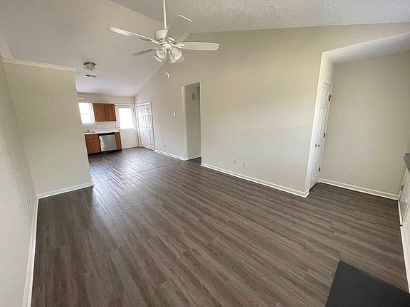 3rd image of 237 Wyndham Cir #B