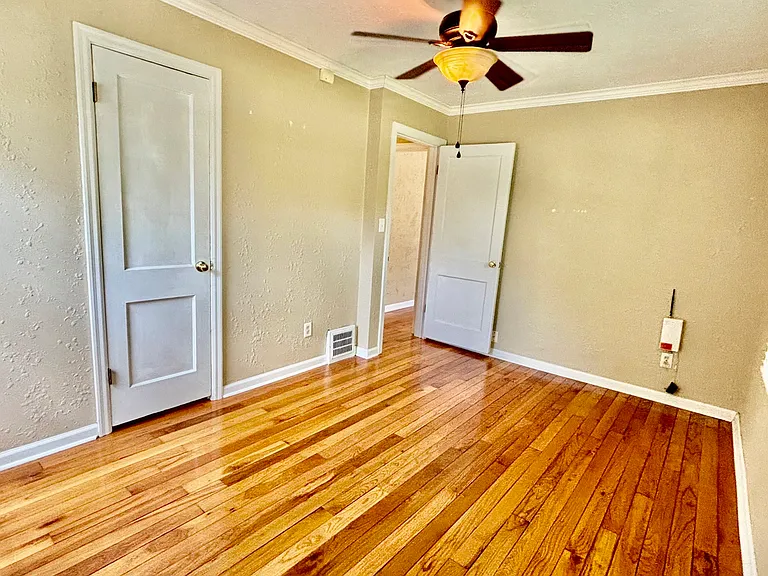 8110 Jarboe St — Photo 9