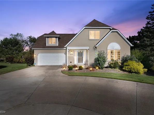 10393 N Pond Ln, Twinsburg, OH 44087
