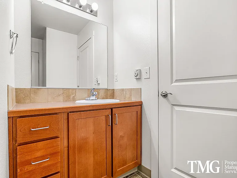 1017 SE 12th Ave — Photo 108