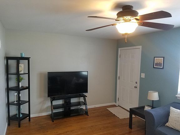 4th image of 6842 Magnolia Ave