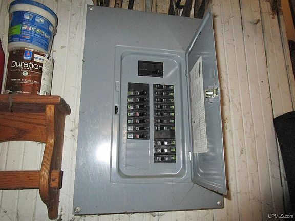 4th image of 301 S 11th St