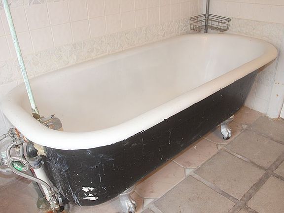 Rare cast iron tub