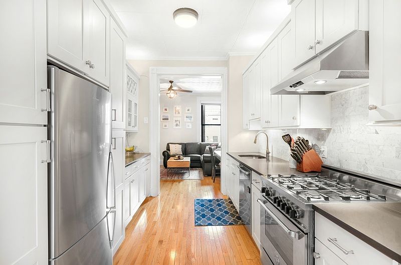 1st image of 839 Willow Ave APT 6