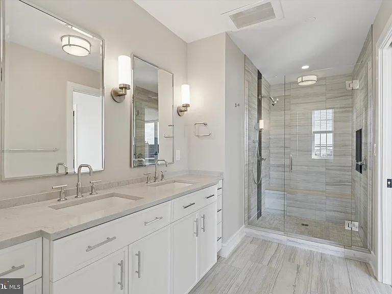 50 N Main St #302 — Photo 21