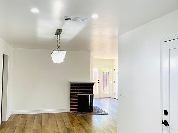 3rd image of 555 Hilbar Ln