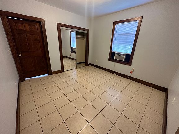 4th image of 2328 Dreux Ave