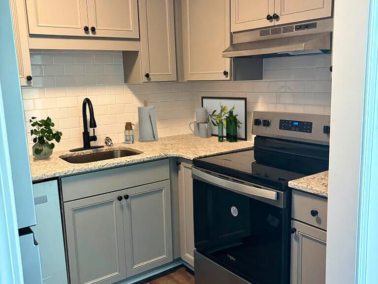 Meadowood Apartments — Photo 28