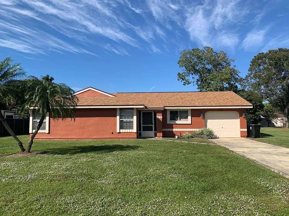1955 SE Tiffany Ave