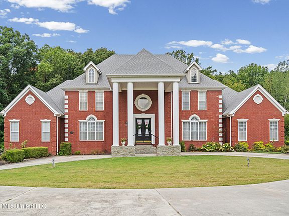 2nd image of 3903 Misty Oaks Ln