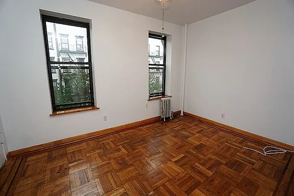 Rented by Universal Realty Group | media 23