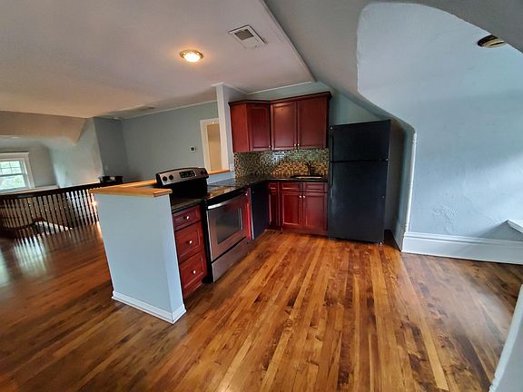 3rd image of 3939 Warwick Blvd APT 3